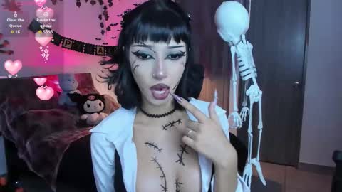 lucyfer online show from October 5, 7:39 am