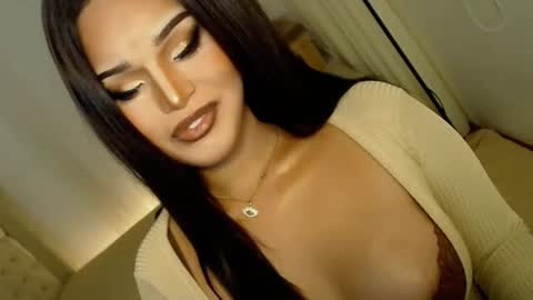 Snapshot of lucy_heartfiliaxxx chatting on February 18, 9:31 pm MONA online show from February 18, 9:31 pm