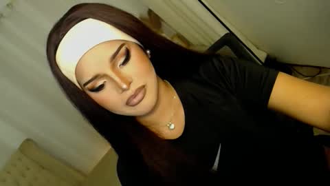 Snapshot of lucy_heartfiliaxxx chatting on November 9, 6:06 pm MONA online show from November 9, 6:06 pm