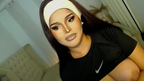 Snapshot of lucy_heartfiliaxxx chatting on November 12, 5:57 pm MONA online show from November 12, 5:57 pm