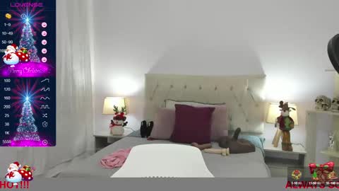 Snapshot of lucy_hot77 chatting on December 15, 10:37 pm Lucia online show from December 15, 10:37 pm