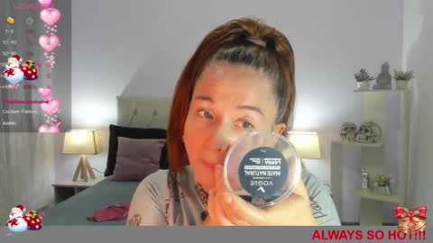 Snapshot of lucy_hot77 chatting on January 9, 9:16 pm Lucia online show from January 9, 9:16 pm