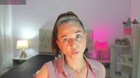Snapshot of lucy_hot77 chatting on January 30, 9:14 pm Lucia online show from January 30, 9:14 pm
