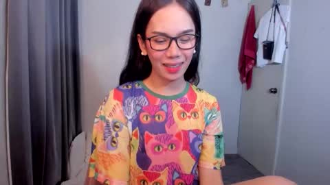 Snapshot of lucy_shane chatting on October 12, 9:14 pm lucy_shane online show from October 12, 9:14 pm