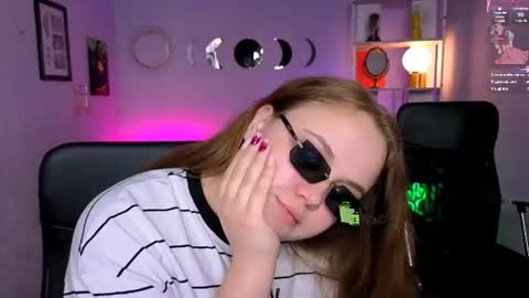 lucy online show from June 11, 3:04 am