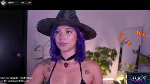 Lucy Alien  online show from October 17, 8:11 pm