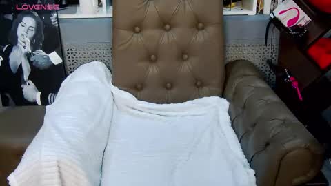 LucyBelli online show from September 22, 1:40 am