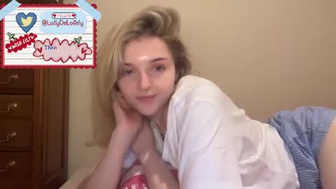 Snapshot of lucydelovely chatting on June 22, 11:35 pm Lucy online show from June 22, 11:35 pm