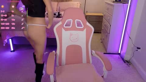 lucydelrey57 online show from February 4, 8:47 pm