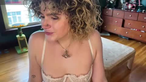 Snapshot of lucydreamsbaby chatting on March 5, 12:16 am lucydreamsbaby online show from March 5, 12:16 am