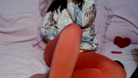 Snapshot of lucygolds chatting on January 28, 9:19 am LucyGoldS online show from January 28, 9:19 am