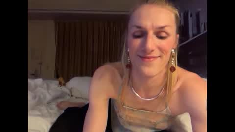 Snapshot of lucyheifer chatting on September 15, 1:49 am lucyheifer online show from September 15, 1:49 am