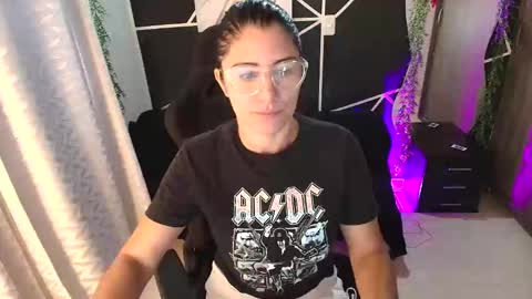 Snapshot of lucyli_ chatting on May 17, 2:24 pm LUCY online show from May 17, 2:24 pm