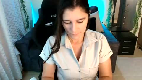Snapshot of lucyli_ chatting on July 15, 10:53 am LUCY online show from July 15, 10:53 am