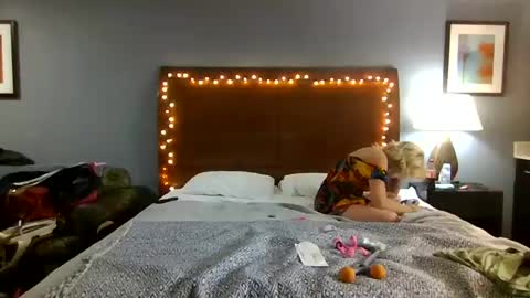 Lucy Loves Lookers online show from December 6, 10:19 pm