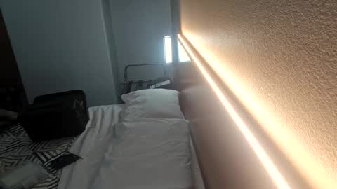 Lucy Loves Lookers online show from October 6, 12:41 am