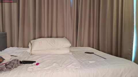 Snapshot of lucynuty chatting on October 10, 6:23 am Love kinky Go here  online show from October 10, 6:23 am