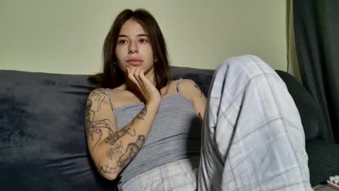 Snapshot of lucyrait chatting on October 9, 4:54 am Lucy online show from October 9, 4:54 am