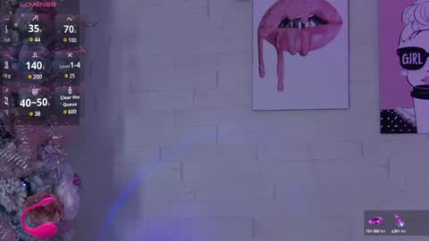 Snapshot of lucyrouse18 chatting on January 9, 6:59 am Lucy online show from January 9, 6:59 am