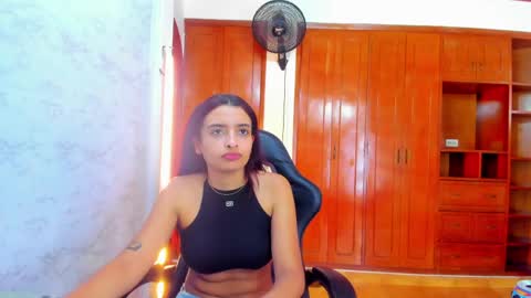 Snapshot of lucyskinny chatting on May 19, 6:58 pm LUCY online show from May 19, 6:58 pm