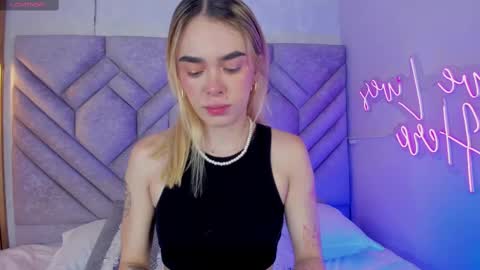 Lucy Vega online show from December 6, 11:44 am