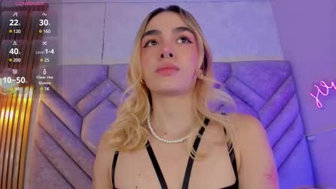 Lucy Vega online show from December 14, 7:29 am