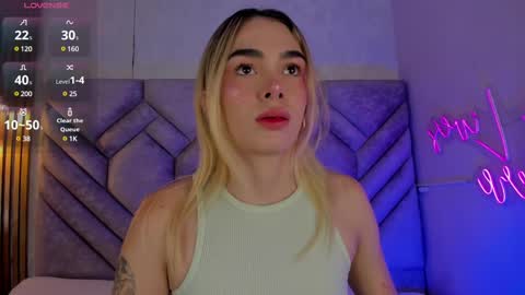 Lucy Vega online show from December 24, 11:06 am