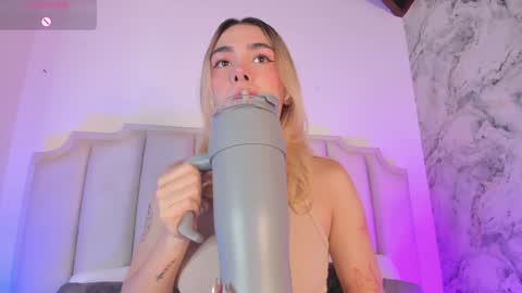 Lucy Vega online show from January 11, 4:06 am