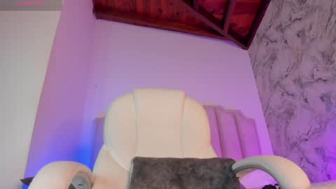 Lucy Vega online show from January 17, 8:13 am