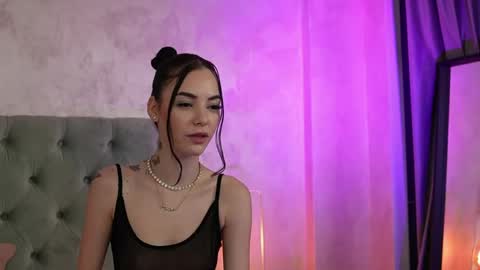 Snapshot of lucywilow chatting on April 22, 3:53 am LucyWillow online show from April 22, 3:53 am