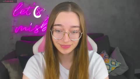Snapshot of lucyy_green chatting on June 16, 1:08 am Lucy online show from June 16, 1:08 am