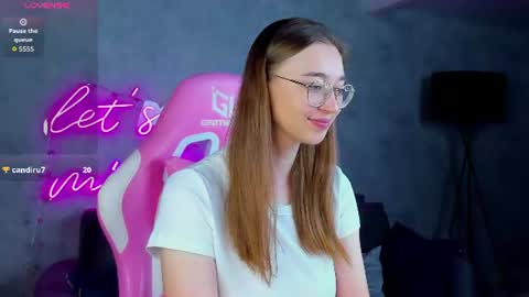 Lucy online show from June 27, 1:10 am