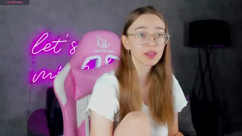 Lucy online show from June 29, 12:39 am