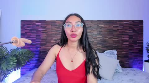 Lucy Liiu online show from April 8, 8:31 pm