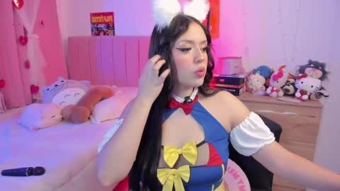 Snapshot of lucyy_peach chatting on October 12, 3:05 am LUCYY FROM HOME  online show from October 12, 3:05 am