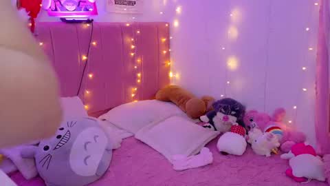 Snapshot of lucyy_peach chatting on August 1, 5:40 am LUCYY FROM HOME online show from August 1, 5:40 am