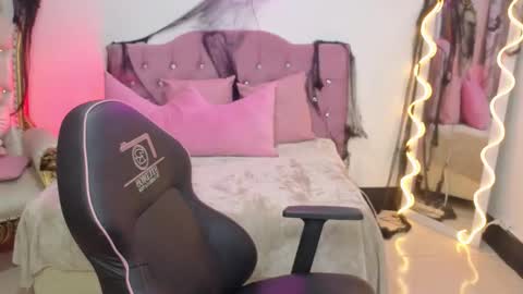 ludo_kitty_tay online show from October 19, 3:40 am
