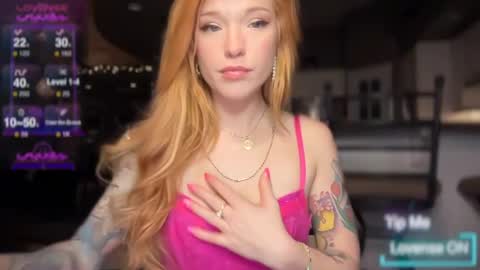 Snapshot of luebeam chatting on February 6, 12:00 am Luubeam INSTA luubeammm TWITTER lunaisreallycu1 online show from February 6, 12:00 am