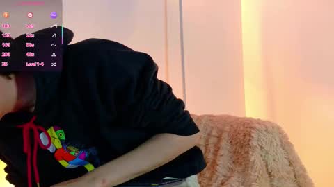 Lui online show from March 10, 4:50 am