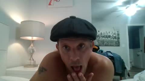 Snapshot of luiggii0904 chatting on December 14, 6:13 am luiggii0904 online show from December 14, 6:13 am