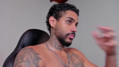 Luigi Vitale online show from January 16, 3:21 am