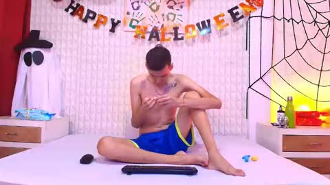 luigimarchetti online show from October 25, 8:36 pm