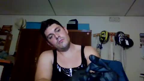 A slave to the mistress.. un esclavo para las amas dominantes. online show from October 21, 8:09 pm