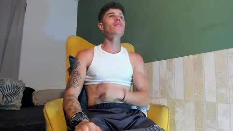 Luis AS online show from February 21, 1:33 am