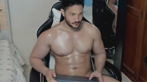 luis_baptista online show from June 13, 3:26 am