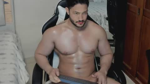 luis_baptista online show from June 14, 2:35 am