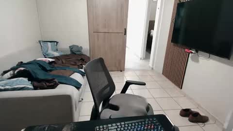 Snapshot of luis_flr chatting on May 11, 1:50 pm luis_flr online show from May 11, 1:50 pm