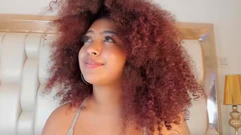 Snapshot of luisa_cameron chatting on January 10, 5:56 pm online show from January 10, 5:56 pm