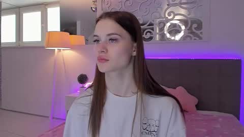 LuisaClover online show from April 12, 12:21 pm