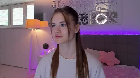 LuisaClover online show from May 23, 1:15 pm